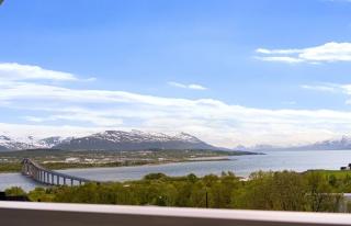 Stor leilighet nær flyplass, buss og natur - Tromsø - 0