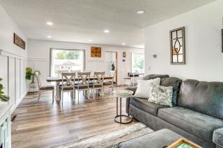 15 Mi to Downtown Sioux Falls Gem with Yard! - 7