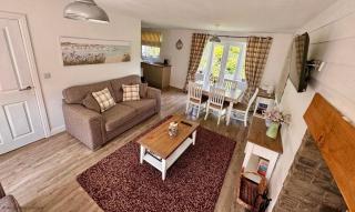 Gingerbread Cottage - Filey - 6