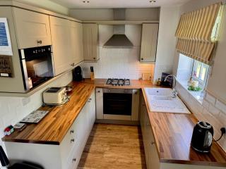 Gingerbread Cottage - Filey - 3