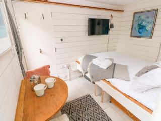 The Tiny House - Haverfordwest - 8