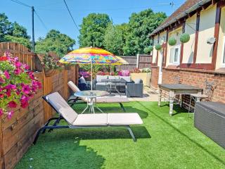 Gainsborough Cottage - Chapel Saint Leonards - 0