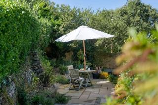 Castle by the Beach with Sea Views Portreath - 1