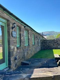 4 Guests - Country Quiet Retreat Cottage - Abergavenny - 0