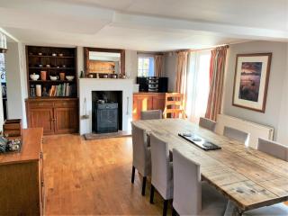 4 Bed in Ningwood IC048 - Newbridge - 8