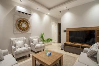 Luxurious two-bedroom apartment compound Al Malqa district - Riyad - 7