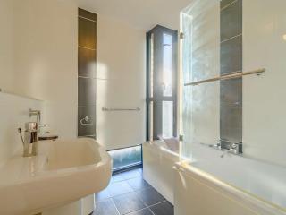 3 bed property in Eastbourne EHC11 - Eastbourne - 2