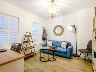 4 Bed in Holt 79034 - Holt - 2