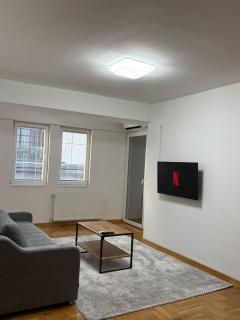 Center Apartment-Modern,FamilyHeaven,Bus Station - Skopje - 6