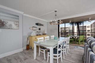 Soak in stunning Gulf views from Sundial N301, a stylishly updated third-floor condo on Sanibel - Sanibel - 0