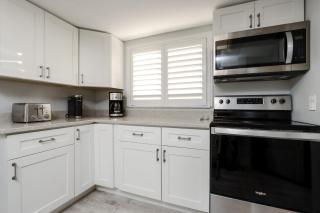 Soak in stunning Gulf views from Sundial N301, a stylishly updated third-floor condo on Sanibel - Sanibel - 9