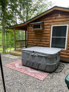 Hillside HideAway - - 2
