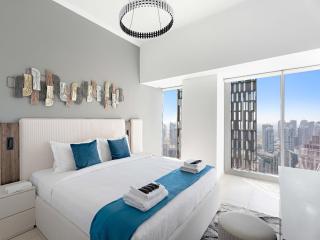 Elegant 1BR with Breathtaking Sea Views -Cayan Tower, Unit 48 - 1