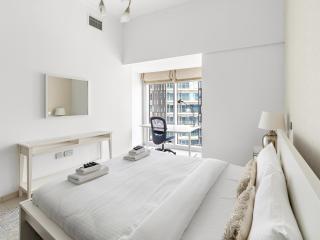 Classic Vintage Charm - 2BR in Cayan Dubai Marina - 4