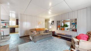 • Iconic Lustron home with 2 king beds • - Windsor Heights - 0