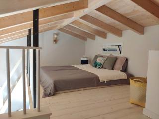 The Attic - Kánithos - 9