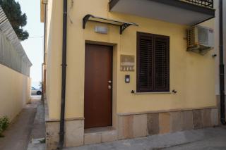Scilla SeaFront Rooms - 8