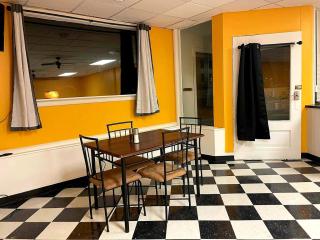 Trailside Furnished Apartment - - 7