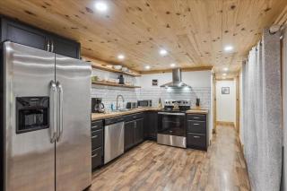 Creekside Retreat Arcade Fire Pit - Pigeon Forge - 3
