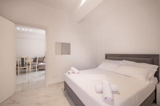 Cozy Apartment Steps from the sea - 0