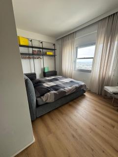 Window overlooking the sea on the 20th floor - Cesenatico - 4