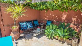 Coastal Retreat 5BR Villa - Pool & Seaviews - 2