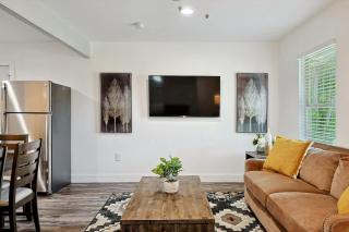 Serene Escape - Peaceful 3-BD Retreat with Yard - Grand Prairie - 5