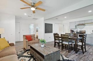 Serene Escape - Peaceful 3-BD Retreat with Yard - Grand Prairie - 4