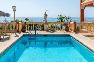 Coastal Retreat 5BR Villa - Pool & Seaviews - Fuengirola - 1