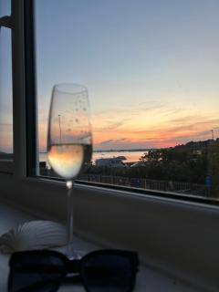 SHOREBANKS - Harbour View Apartment in Sandbanks. - 9