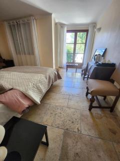 Hôtel La Fuste - Valensole - 8