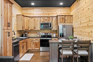 Pole Barn - Rustic 1BR Family Retreat with Open Views - Madison - 9