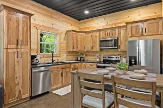 Pole Barn - Rustic 1BR Family Retreat with Open Views - Madison - 1