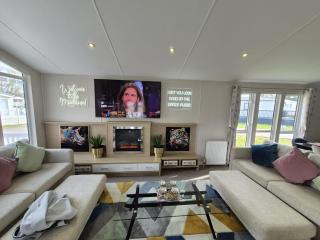 The Retreat 2 bedroom lodge with sauna! - 6