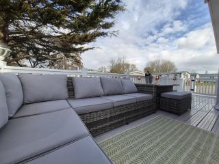 The Retreat 2 bedroom lodge with sauna! - Walton-on-the-Naze - 9