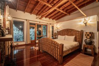 Rubi Ranch Farm House - - 1