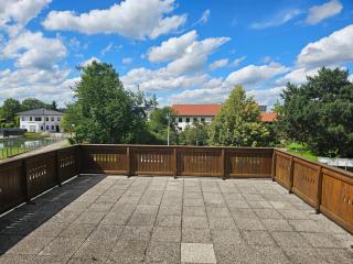 Modern 83 sqm apartment with large terrace - - 4