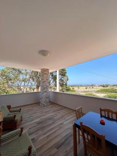 Villa Avia - - 5