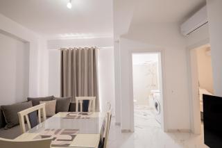 Cozy Apartment Steps from the sea - Saranda - 9