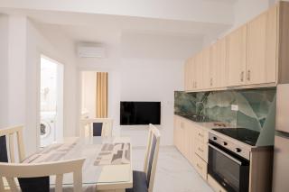 Cozy Apartment Steps from the sea - Saranda - 3