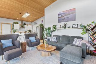 Panoramic Rainforest & Ocean Views, Fire Pit & EV Plug in Ucluelet - 6