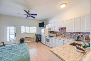 Sail and Soak Naples Condo with Heated Pool Access - Naples - 3