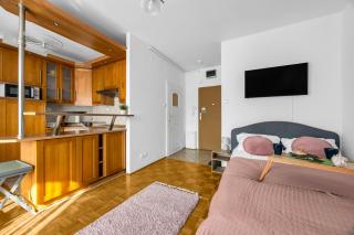 Studio Metro Natolin - Balcony - by Rentujemy - Warsaw - 4