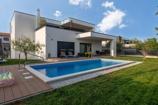 Modern apartment Ana with Jacuzzi and Pool - Poreč - 0