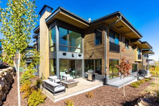 Walk to Ski-Lift - Canyons Village Center Sleeps 13 - Park City - 8