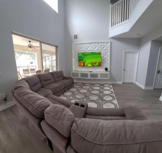 6 Bed Solana Holiday Villa - 1