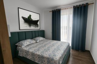 Bright Apartment Steps from the Shore - - 9