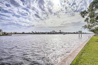 Heated Pool, Private Patio Naples Resort Retreat! - Naples - 0