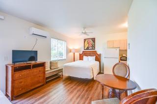 Heated Pool, Private Patio Naples Resort Retreat! - Naples - 6