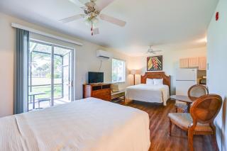 Heated Pool, Private Patio Naples Resort Retreat! - Naples - 3